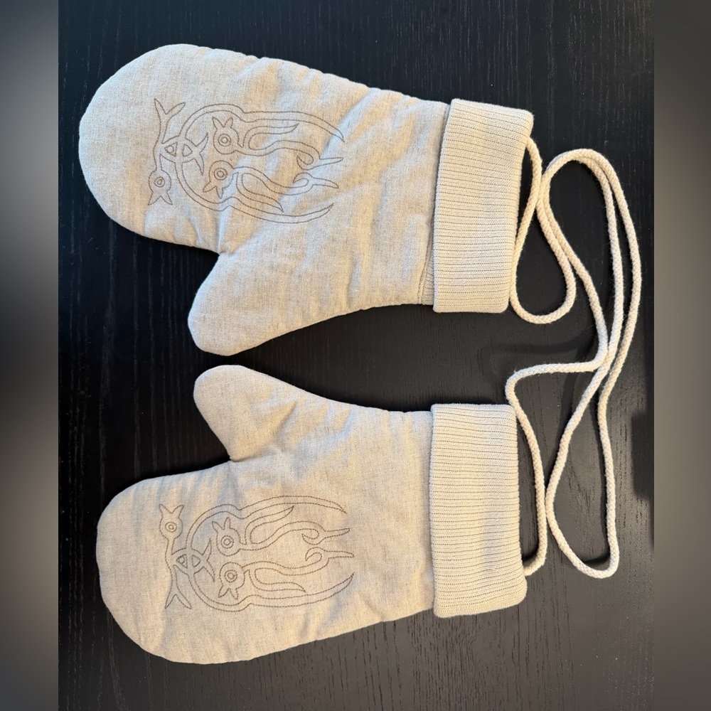 Women's Beige Mittens with String
